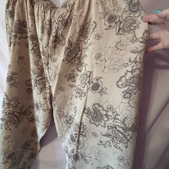 Junonia Tan and Brown Floral Straight Leg Capris with Elastic Waistband - Picture 9 of 15